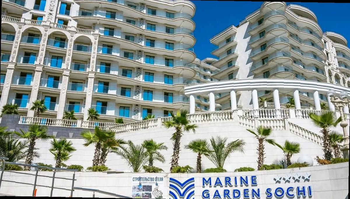 Ожидается, что летом 2025 года в Сочи и Сириусе на Черноморском побережье появится рекордное количество туристов — около 8 миллионов человек. Этот показатель свидетельствует о постоянном росте внутреннего туризма и ставит перед курортами новые задачи: развитие сервисов и увеличение номерного фонда.