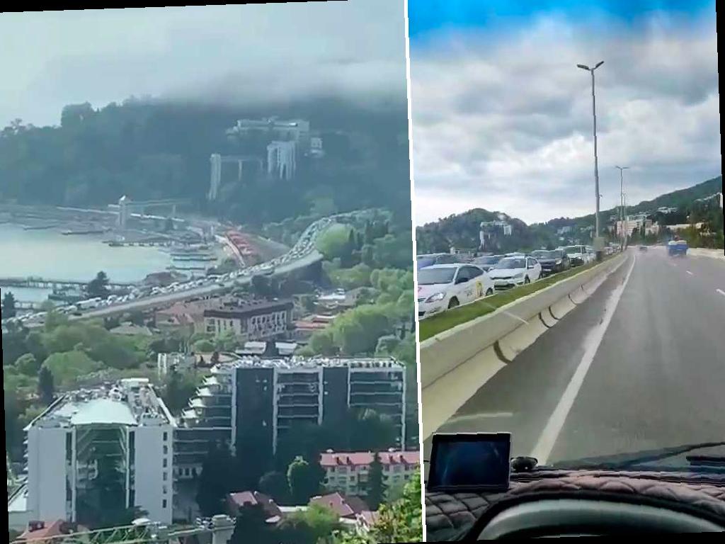 На трассе Сочи-Адлер образовались большие пробки