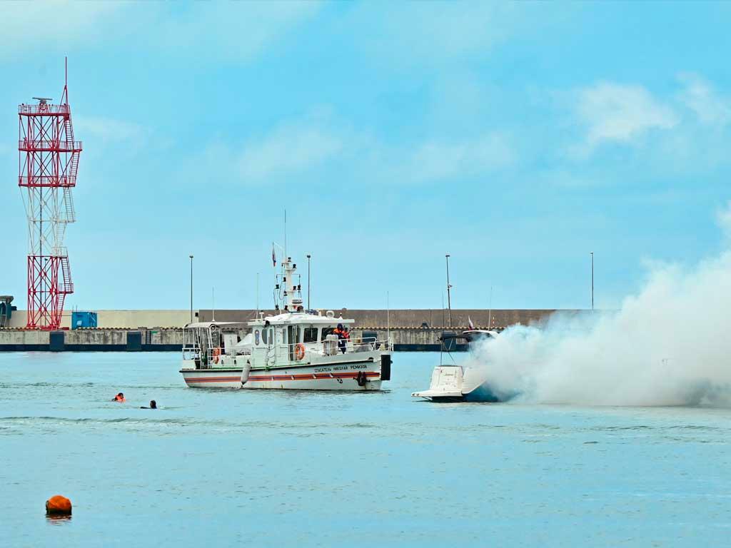 Масштабные учения спасателей прошли в акватории Сочи