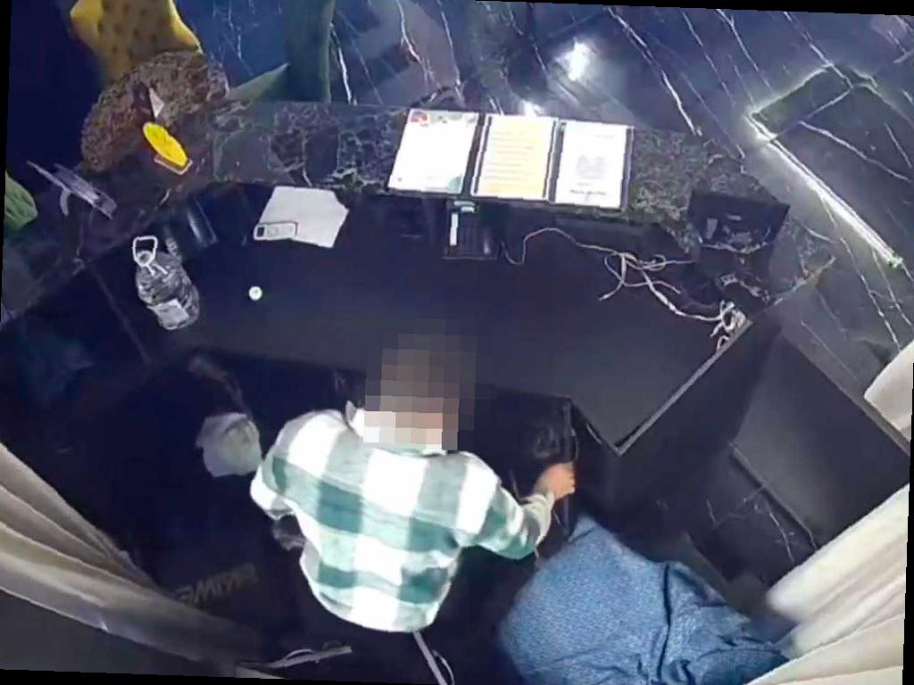 Вор забрал фотоаппарат из отеля в Сочи и забыл его в баре