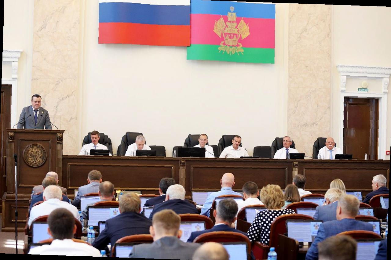 «Виктор Тепляков участвовал в заседании краевого парламента»