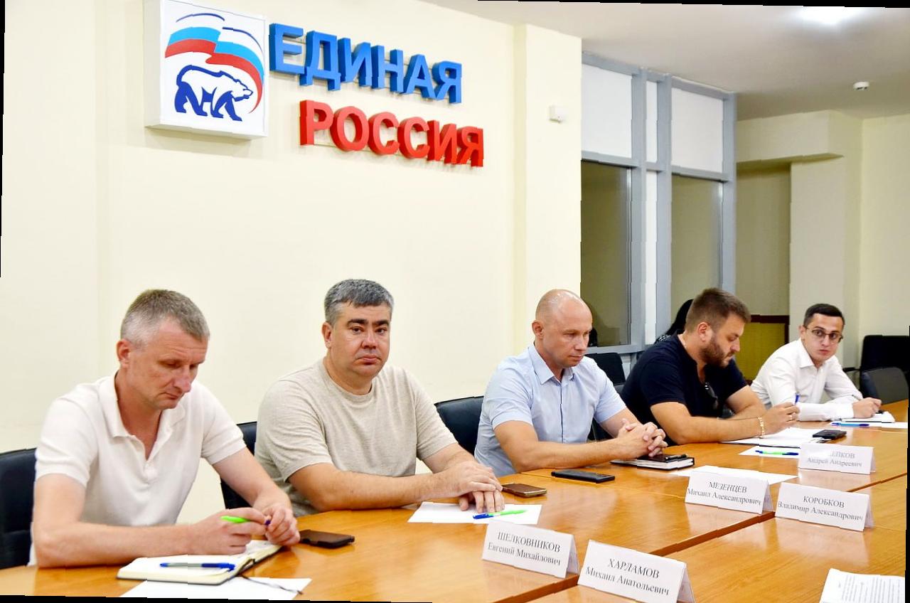 «Виктор Тепляков обсудил состояние АЗС в Сочи»