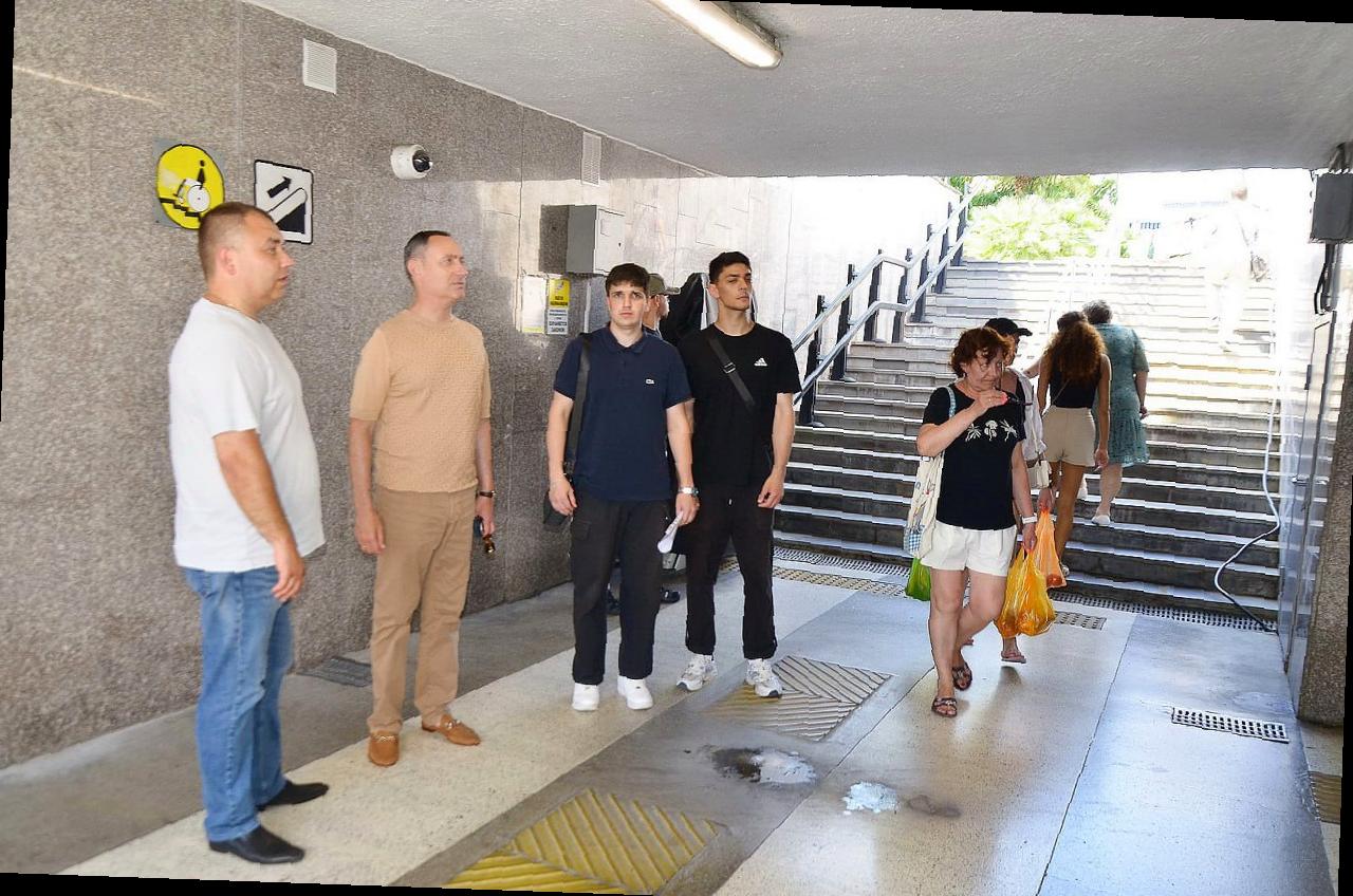 «Виктор Тепляков проверил подземные переходы в Центральном районе Сочи»