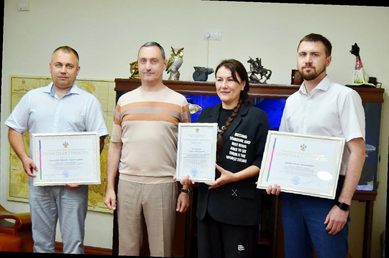 «Виктор Тепляков поздравил лучших специалистов Сочи»