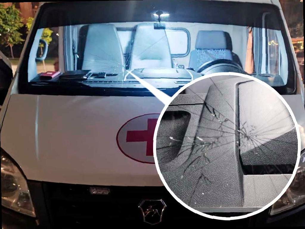 Неадекватное поведение сочинца привело к разбитию стекла скорой помощи в Краснодаре