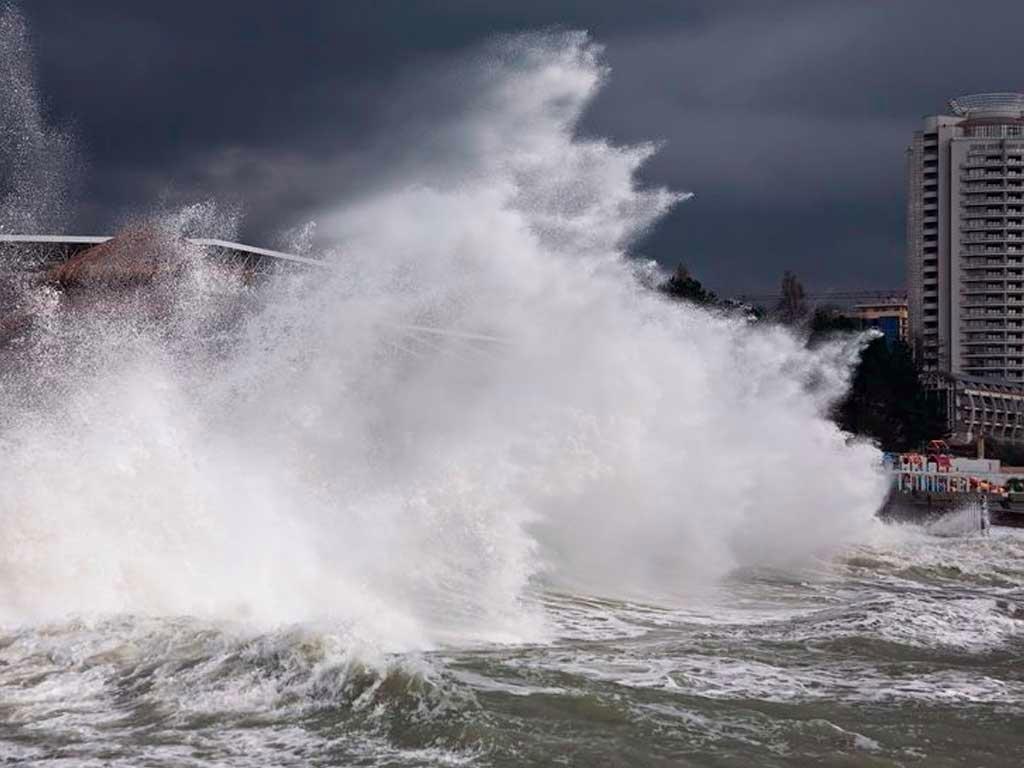 Сочи ожидает штормные выходные