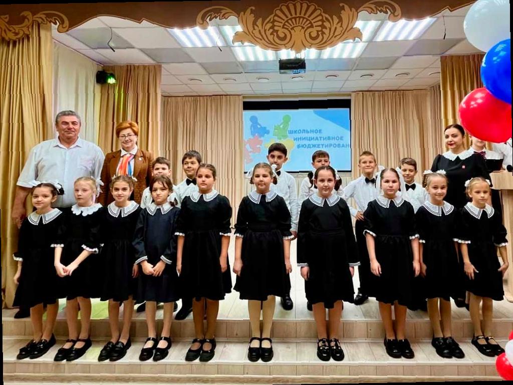 В сочинских школах открыли новые актовые залы