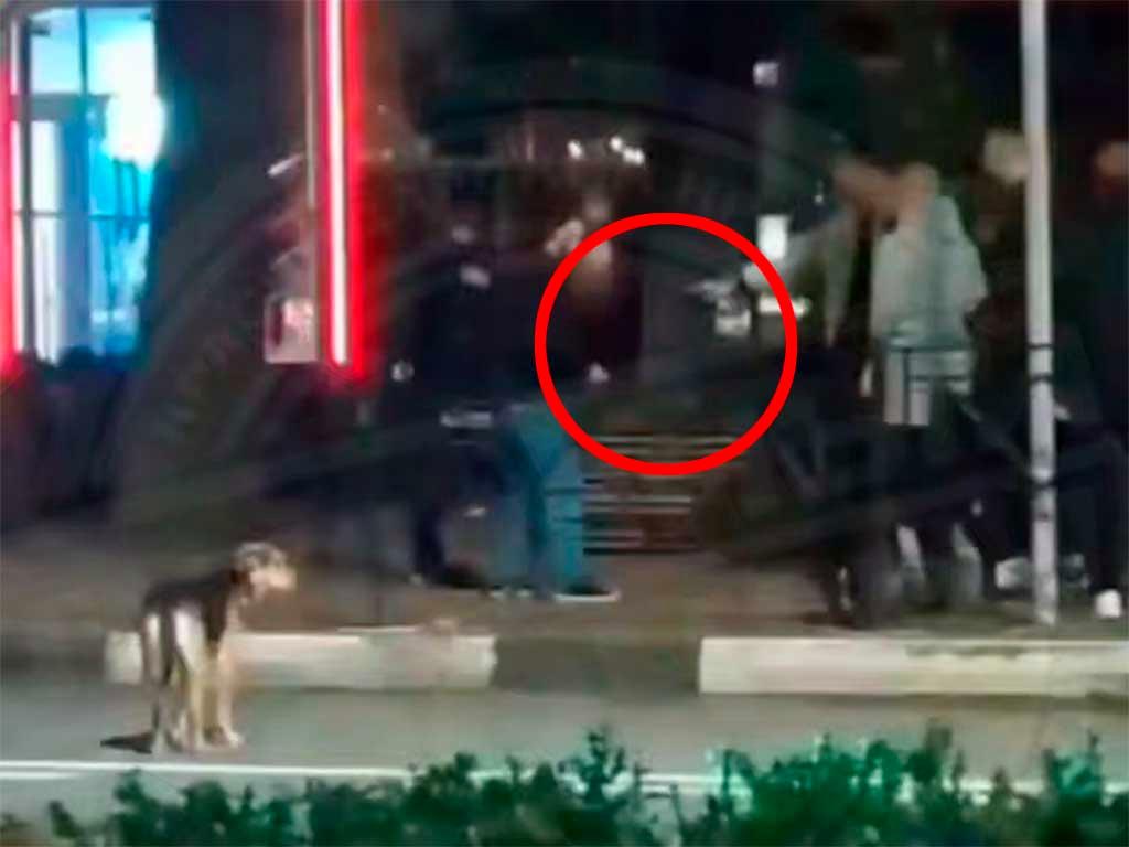 Ночная драка возле бара на Курортном проспекте в Сочи