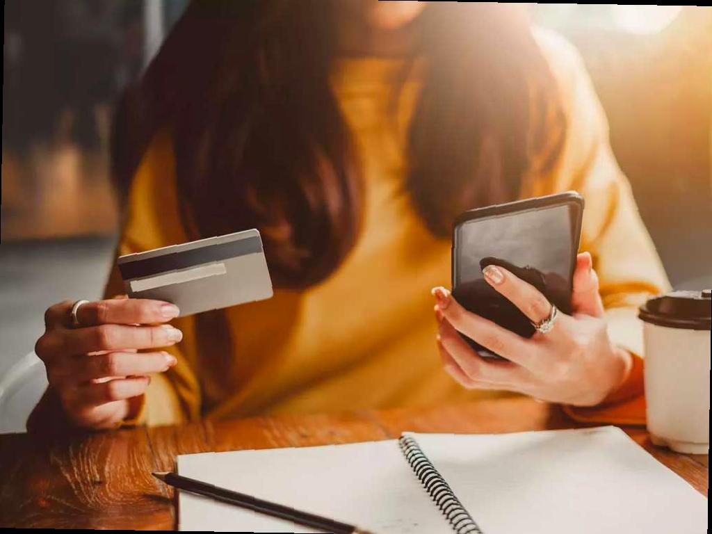 Жительница Сочи стала жертвой мошенников