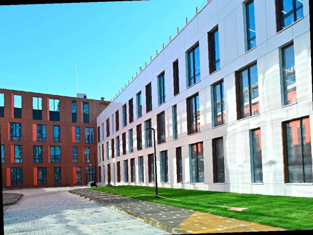 Готовность новой школы в Бытхе более 93%