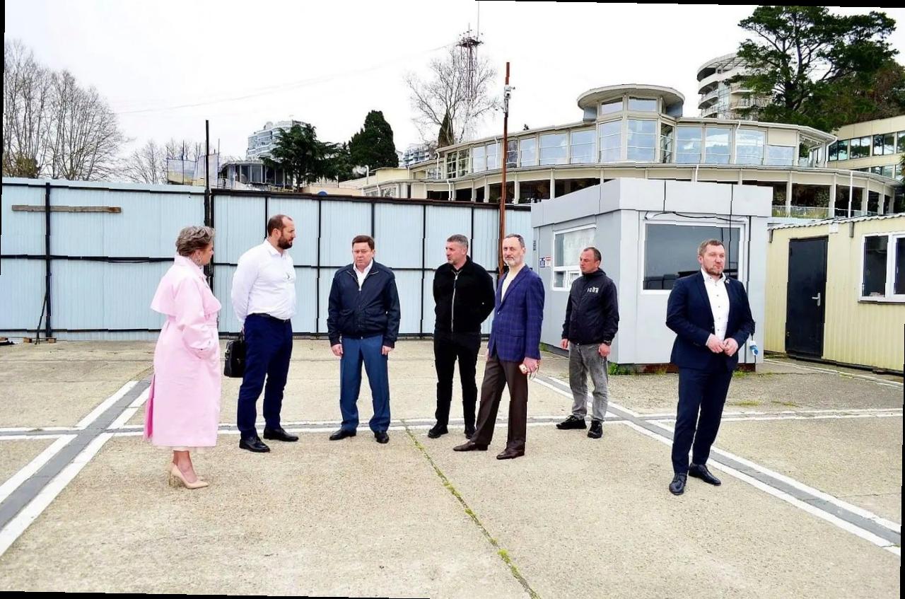 «Виктор Тепляков оценил готовность пляжей Сочи к сезону»