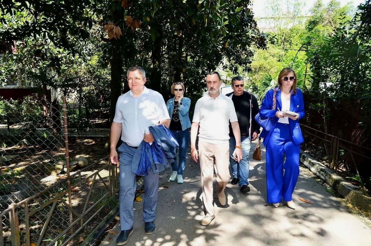 Депутат ЗСК Виктор Тепляков посетил микрорайон Гагаринский в Сочи