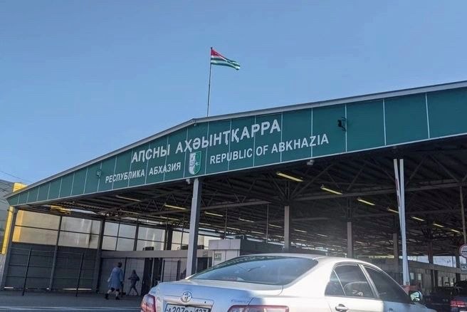 Роспотребнадзор проверил 2483 пробы морской воды в Сочи
