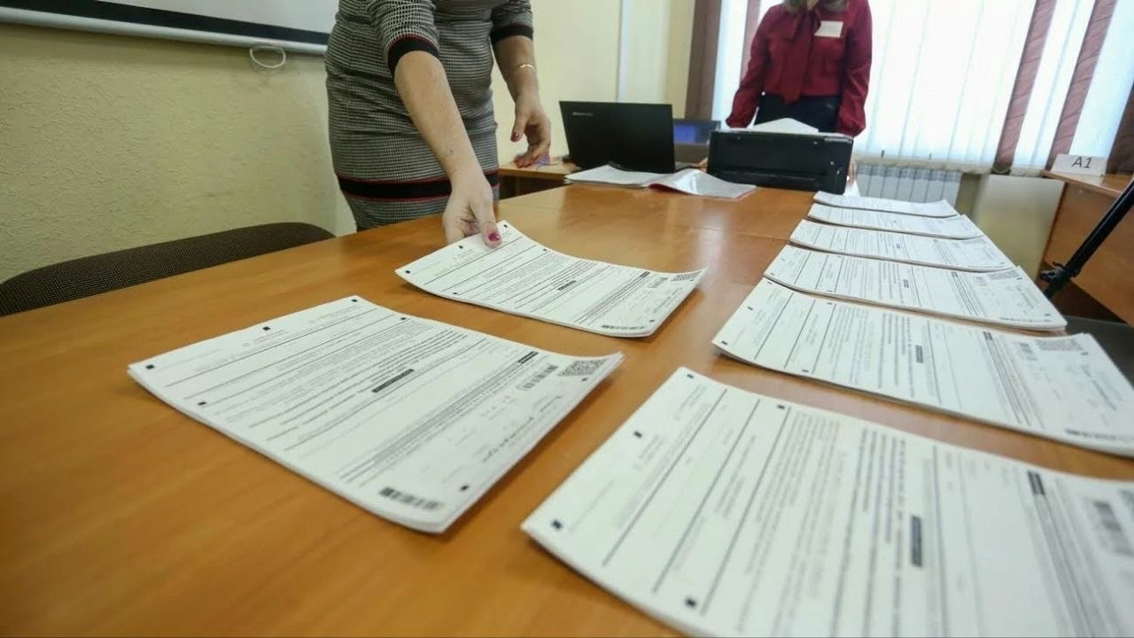 В Сочи 25 выпускников ЕГЭ получат по 50 тысяч рублей, их учителя — по 100 тысяч