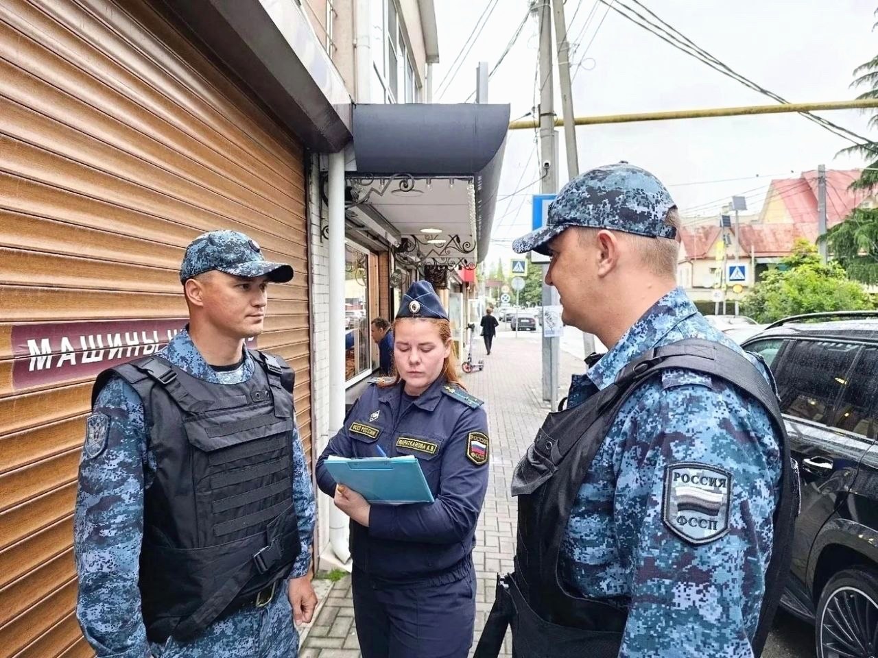Жительница Сочи снесла сарай, конюшню и забор после штрафов и суда