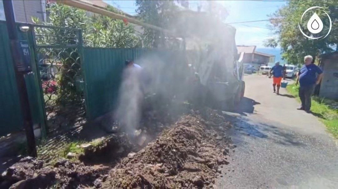 Замена 45 метров водовода на улице Звёздной в Сочи